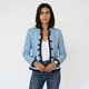 Chaqueta corta con ribetes