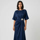 Vestido midi de cintura drapeada