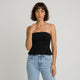 Top bandeau entallado con peplum