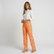 Pantalón recto con estampado geométrico